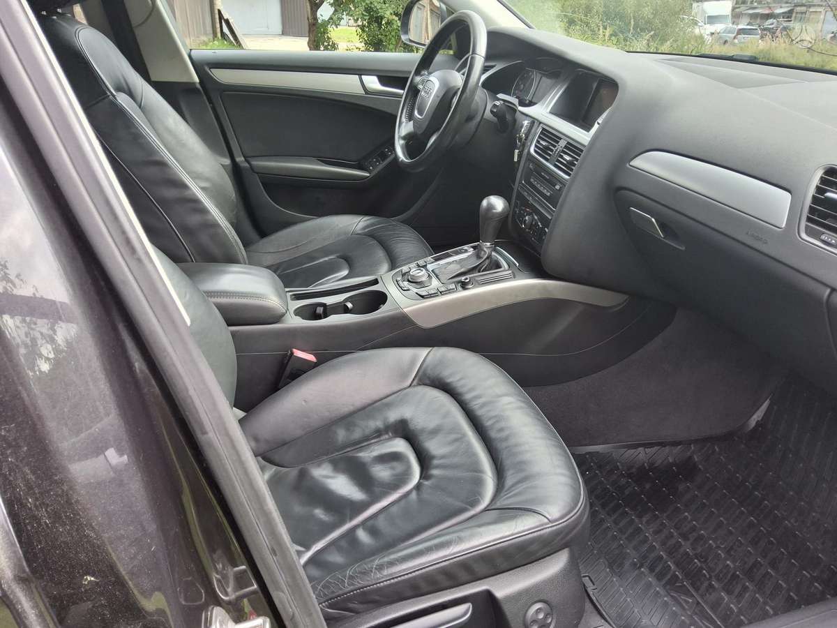 Audi A4 2009 — photo 5