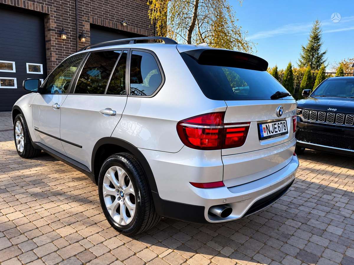 BMW X5 2011 — photo 7