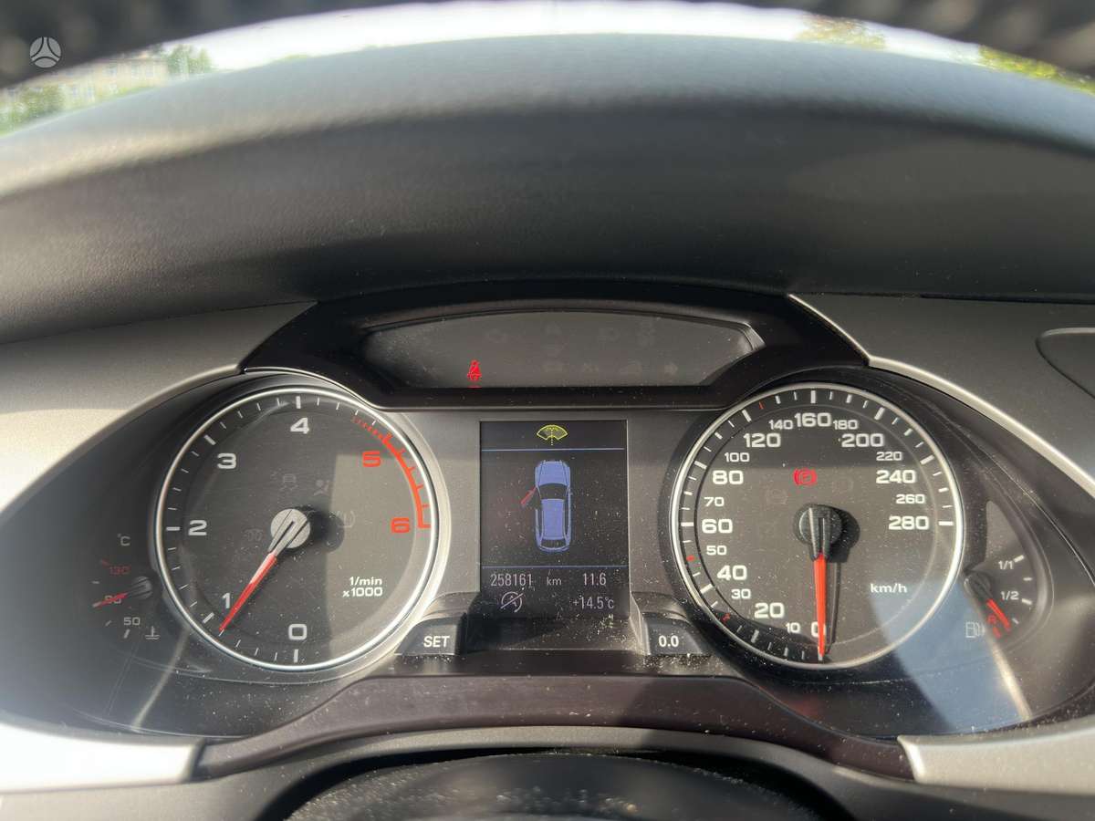 Audi A4 2009 — photo 15