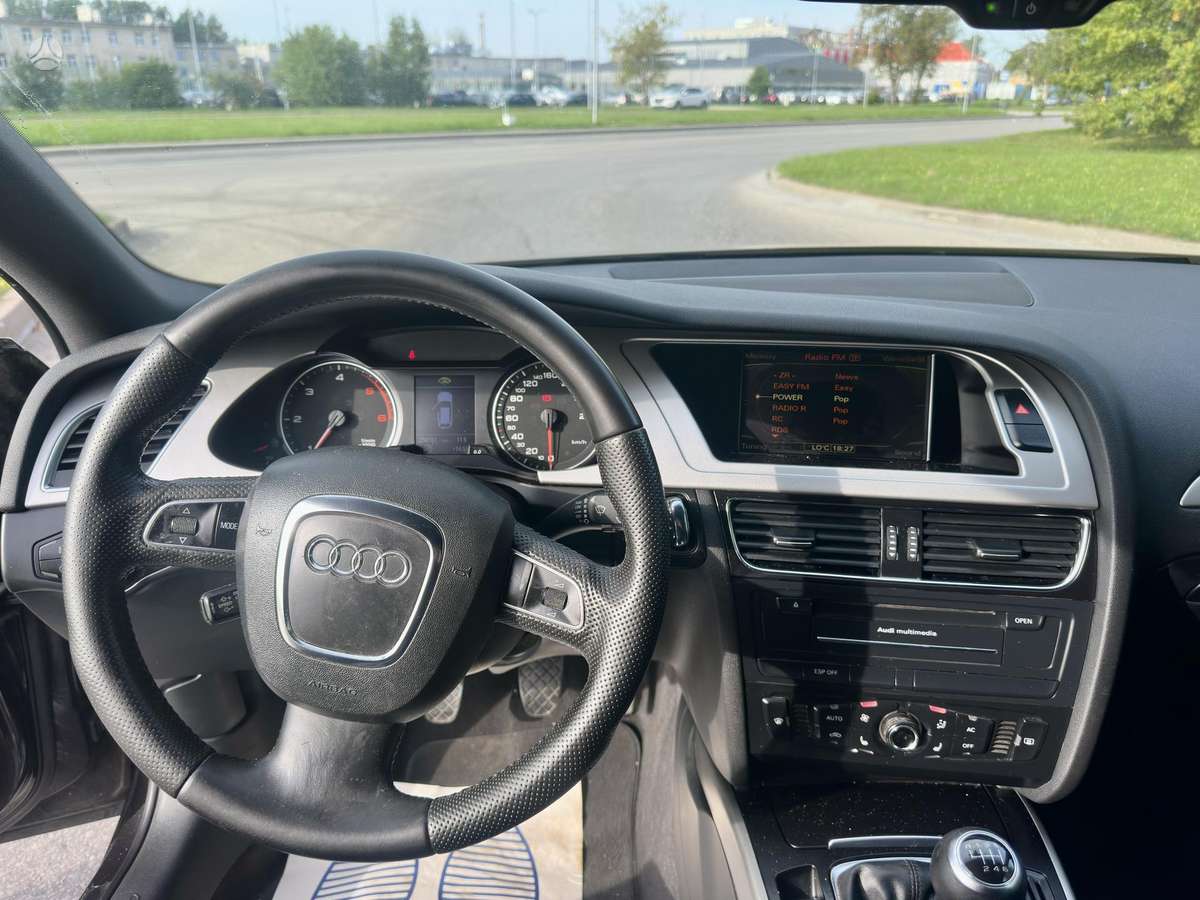 Audi A4 2009 — photo 16