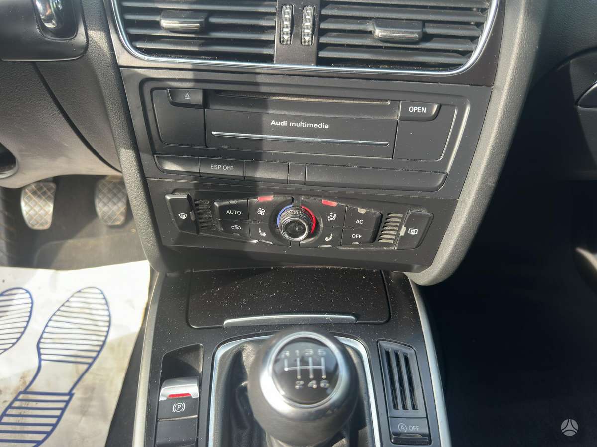 Audi A4 2009 — photo 17