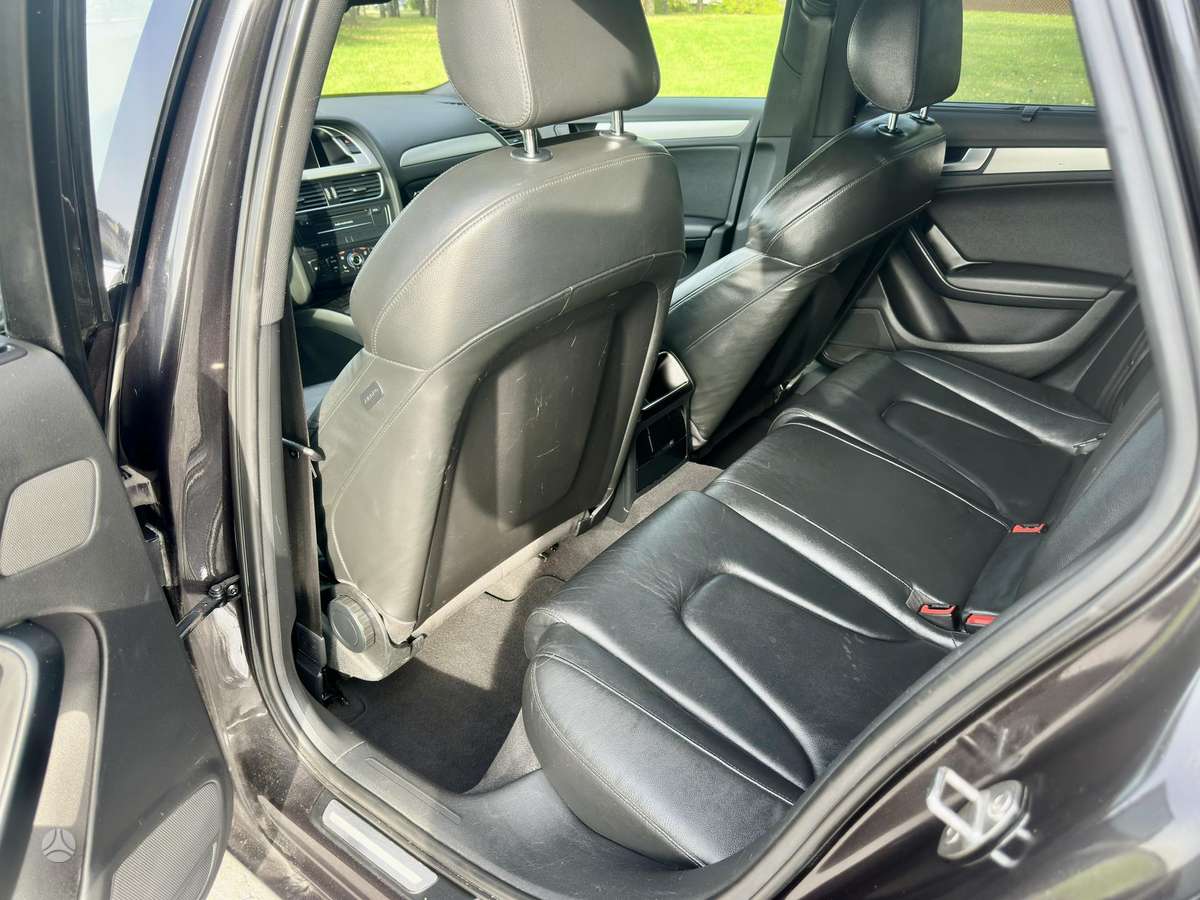Audi A4 2009 — photo 18