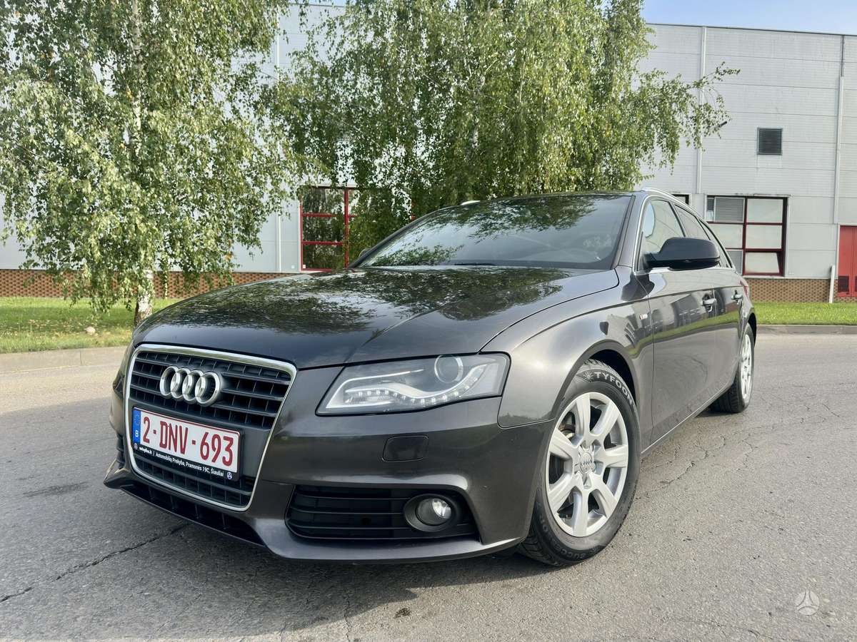 Audi A4 2009 — rear view