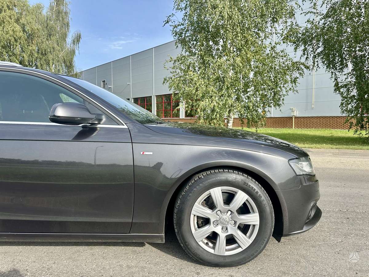 Audi A4 2009 — photo 5