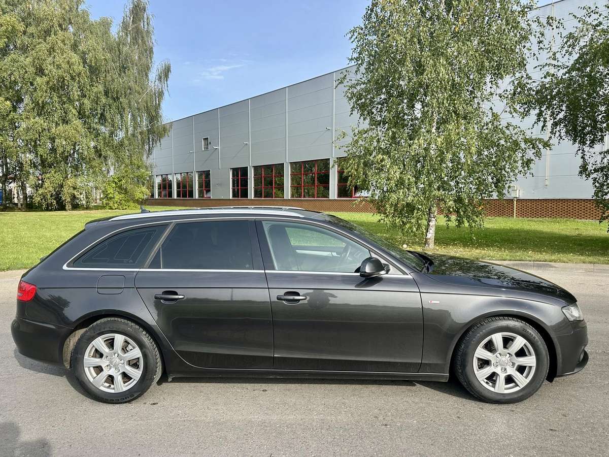 Audi A4 2009 — photo 6