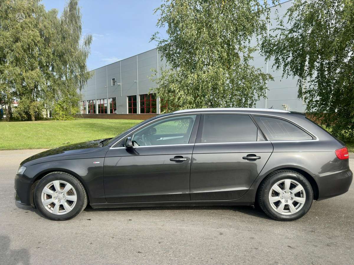 Audi A4 2009 — photo 7