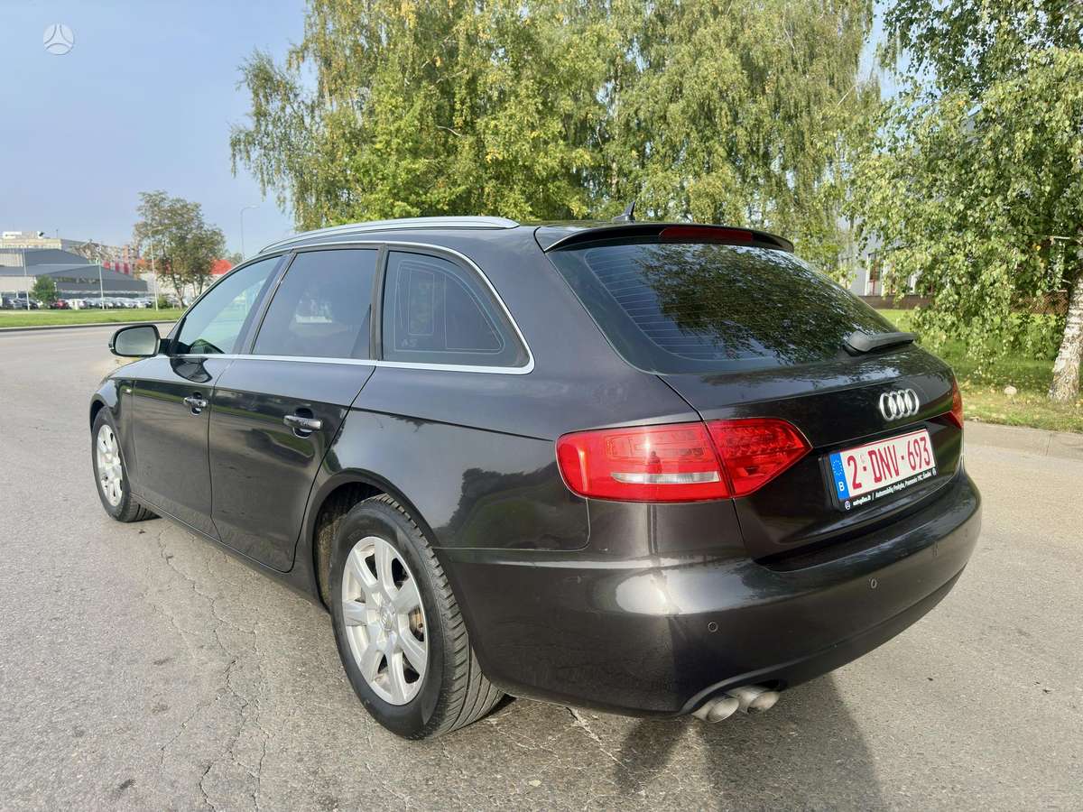 Audi A4 2009 — photo 8