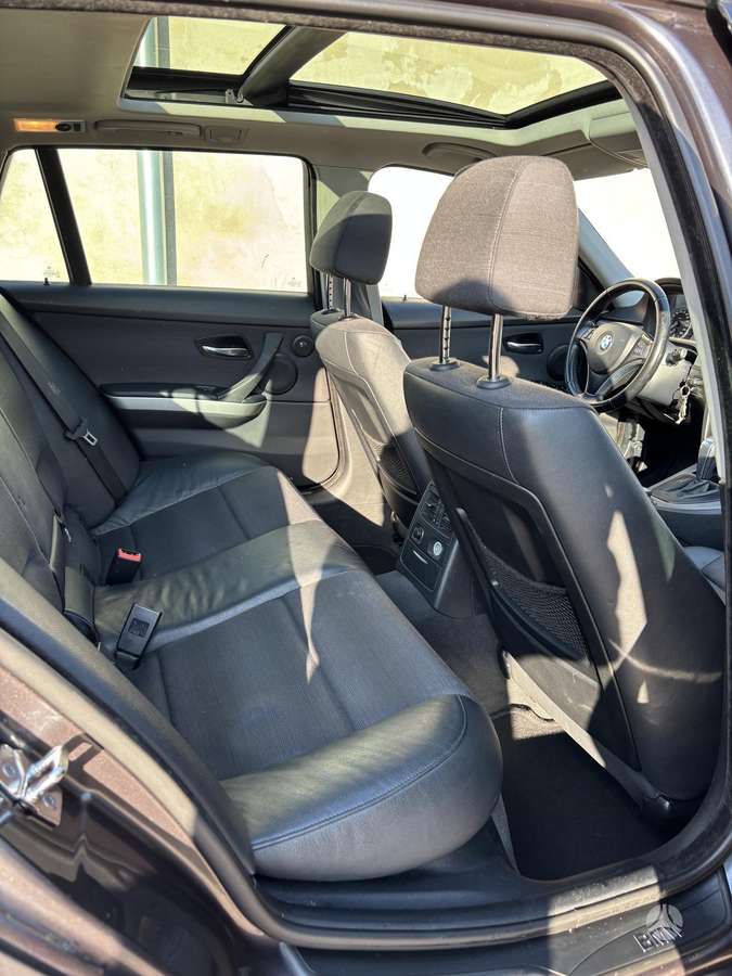 BMW 330 2007 — photo 12