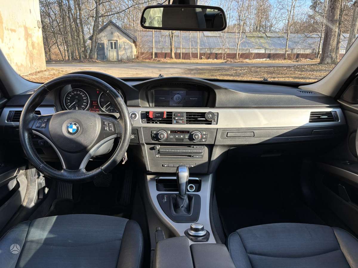 BMW 330 2007 — photo 13