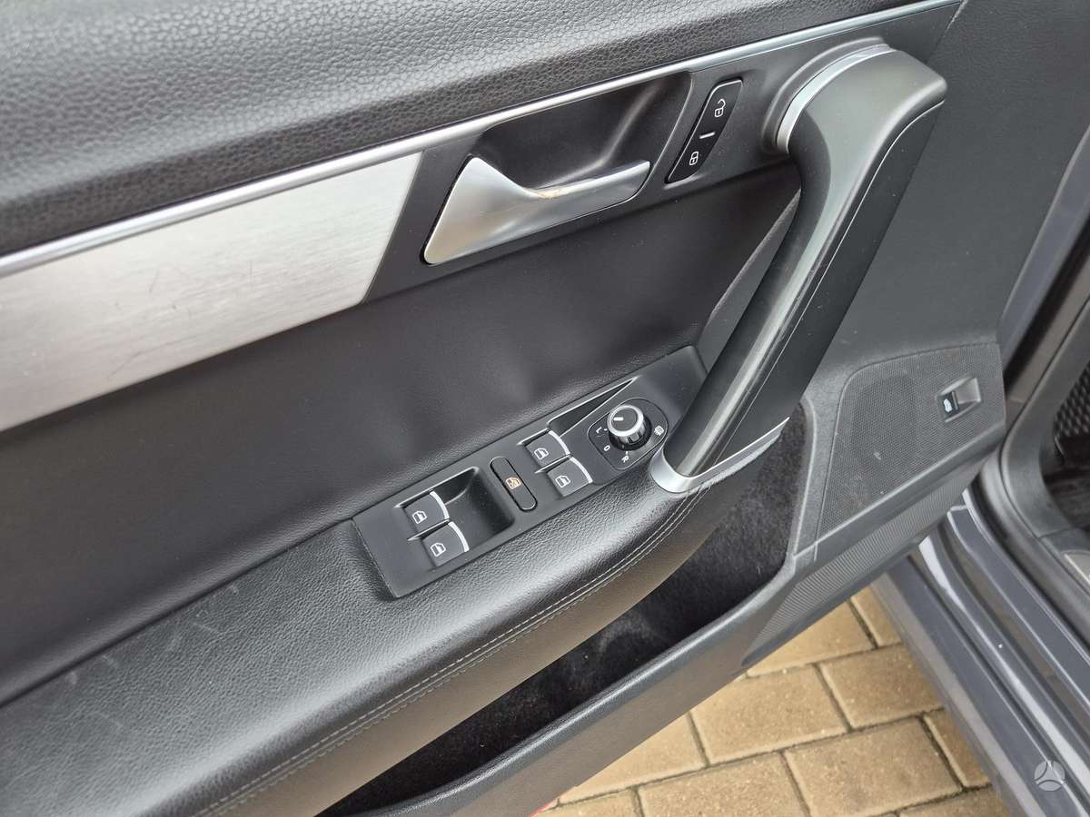 Volkswagen Passat 2013 — photo 17