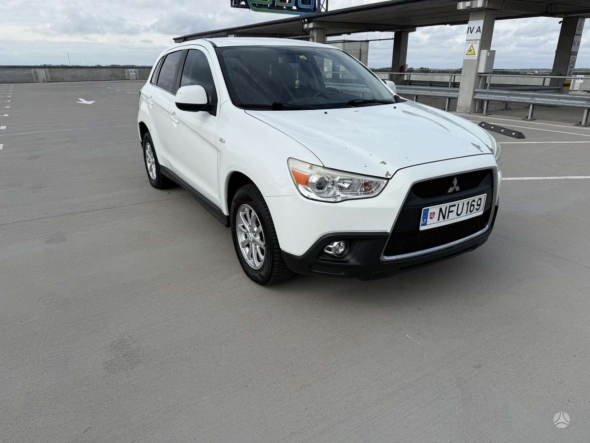 Mitsubishi ASX 2010 — вигляд ззаду