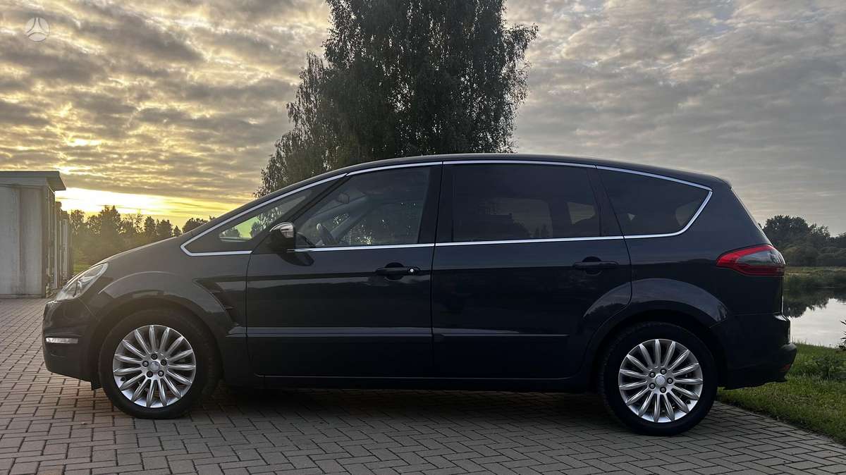 Ford S-MAX 2010 — photo 11