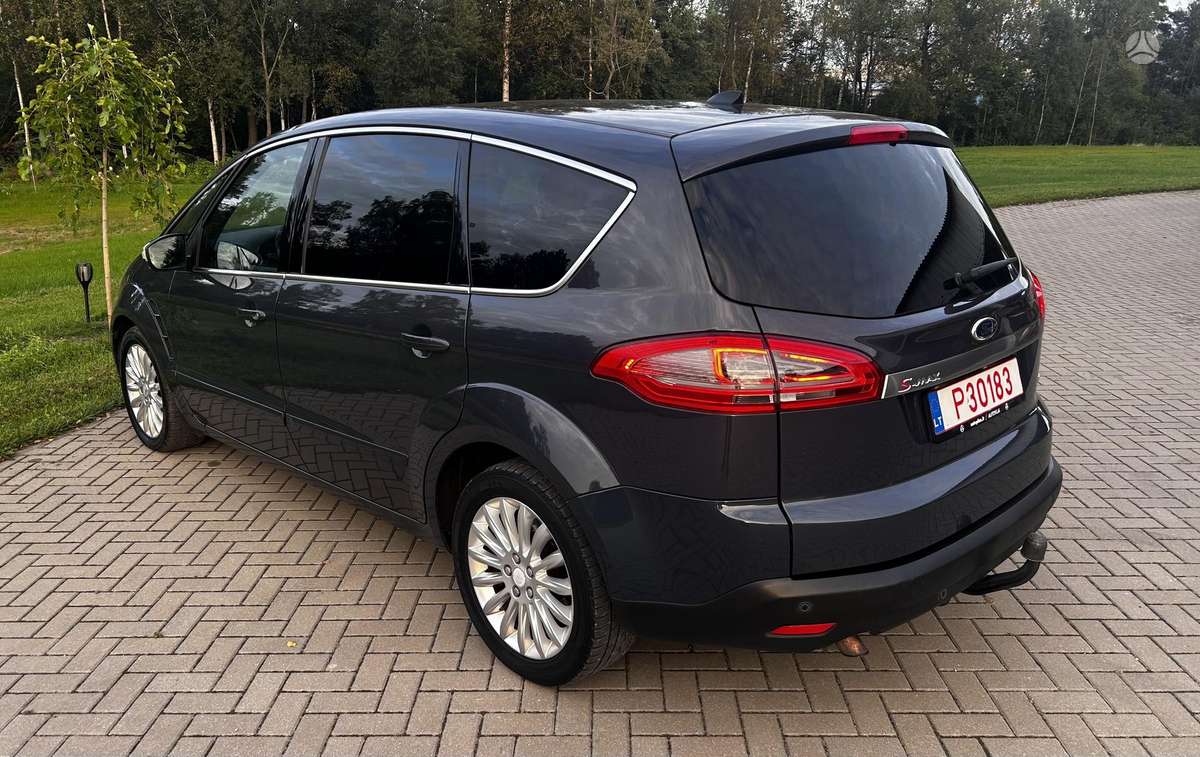 Ford S-MAX 2010 — photo 13