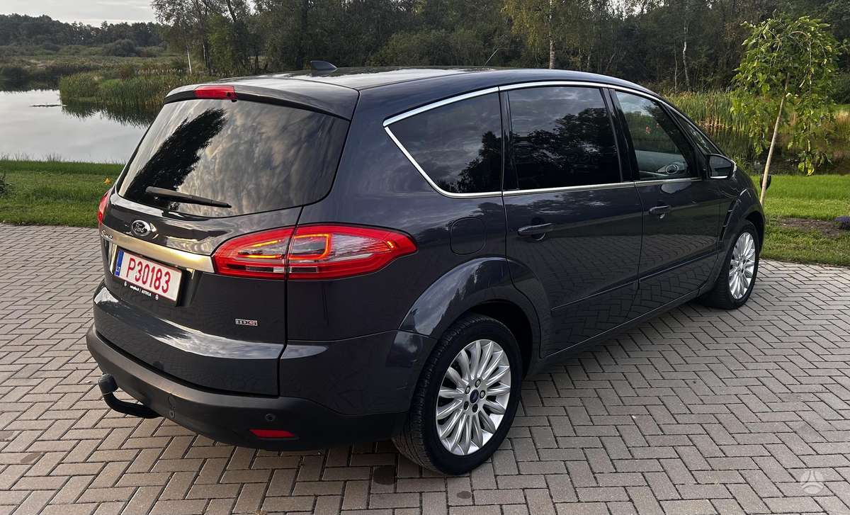 Ford S-MAX 2010 — photo 14