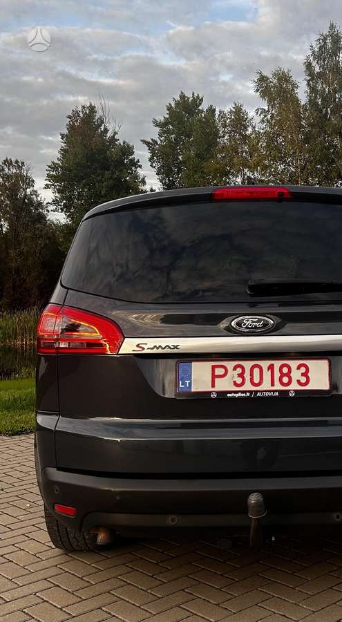 Ford S-MAX 2010 — photo 16