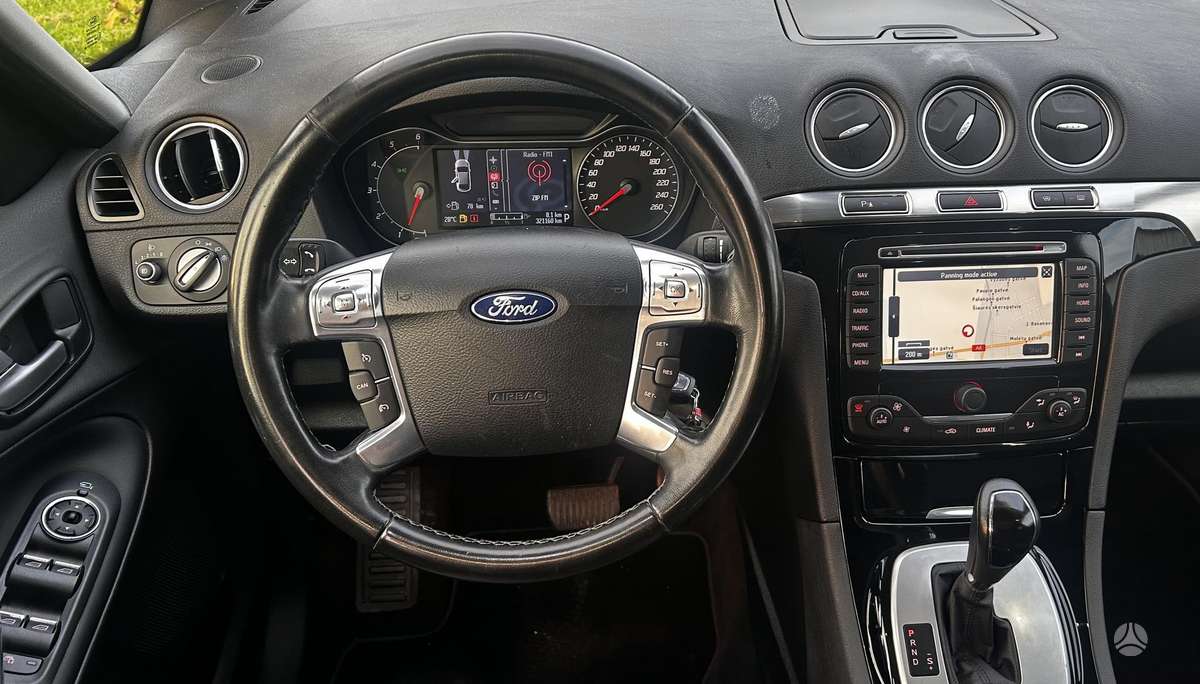 Ford S-MAX 2010 — photo 19