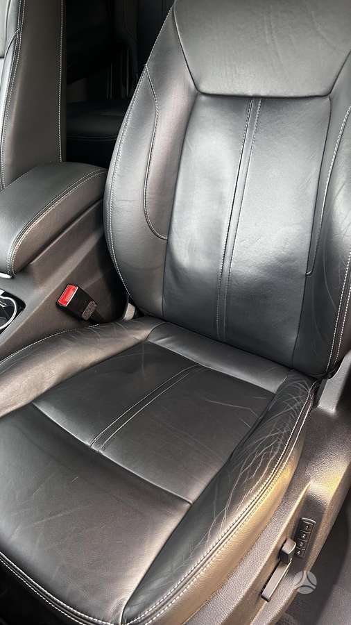 Ford S-MAX 2010 — photo 23