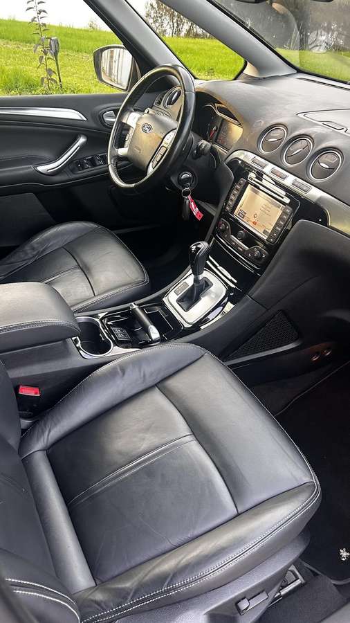 Ford S-MAX 2010 — photo 24