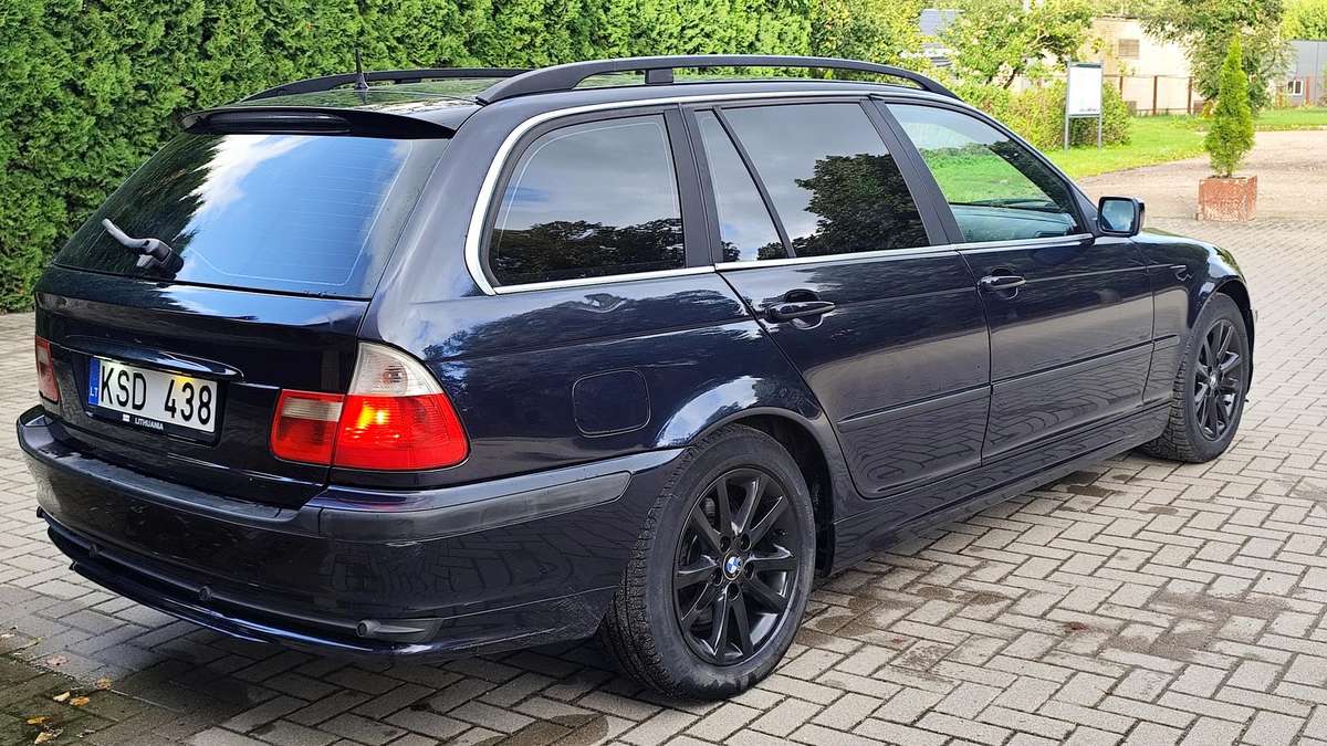 BMW 320 2004 — photo 17