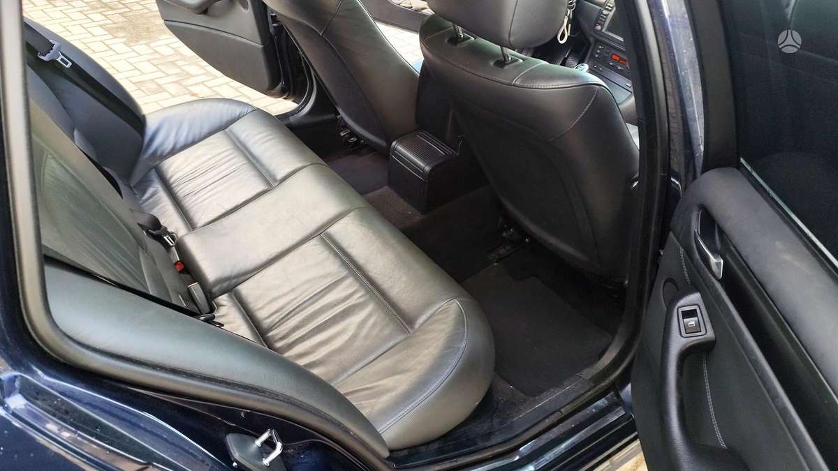 BMW 320 2004 — photo 25