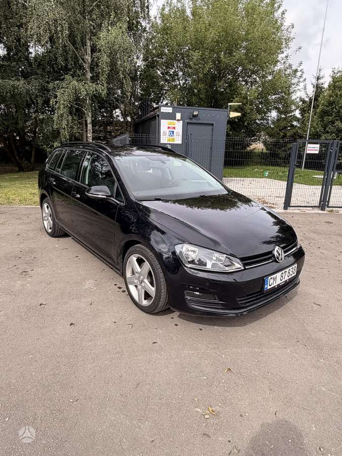 Volkswagen Golf 2014 — rear view