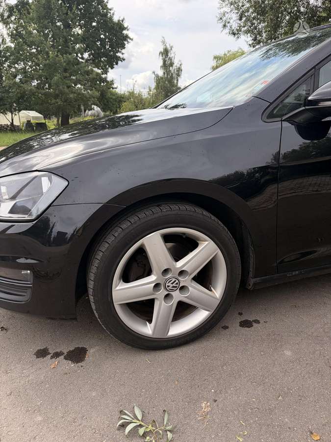 Volkswagen Golf 2014 — rear view