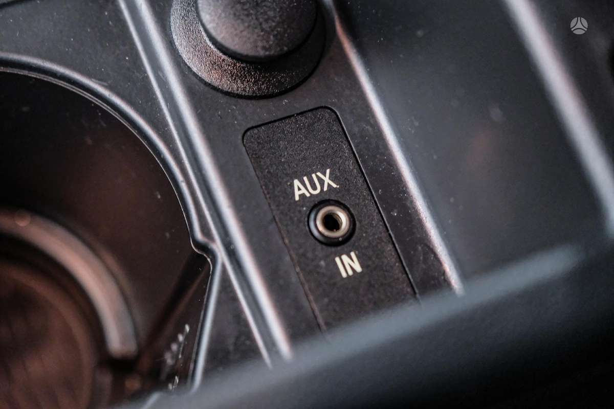 BMW 330 2008 — photo 22