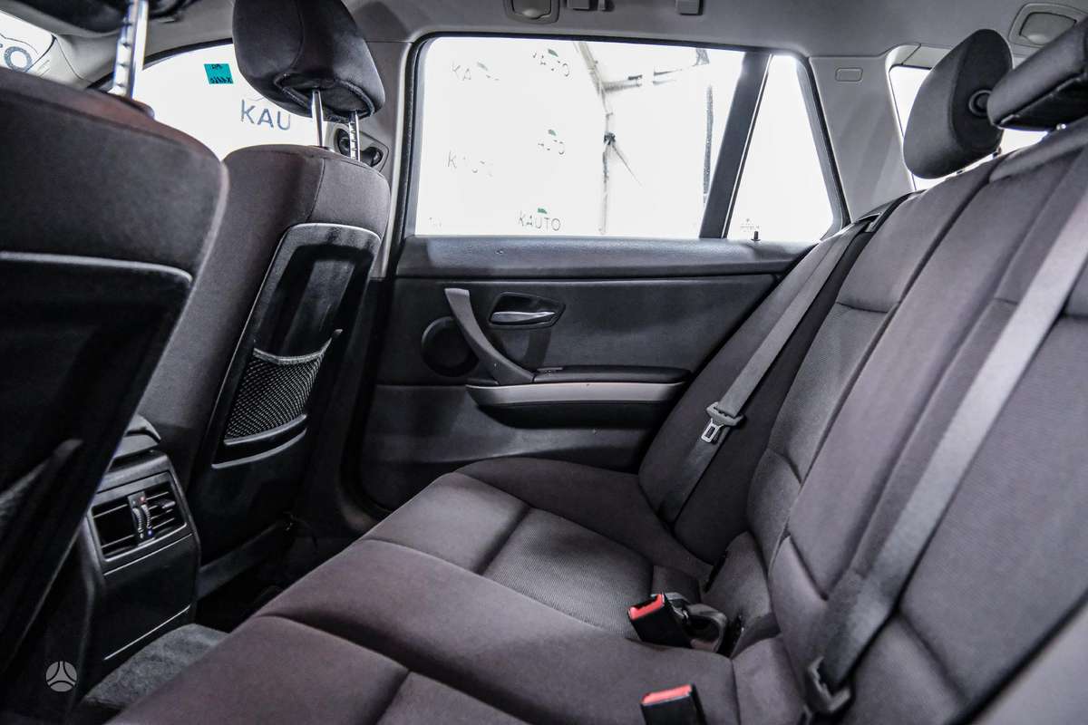 BMW 330 2008 — photo 9