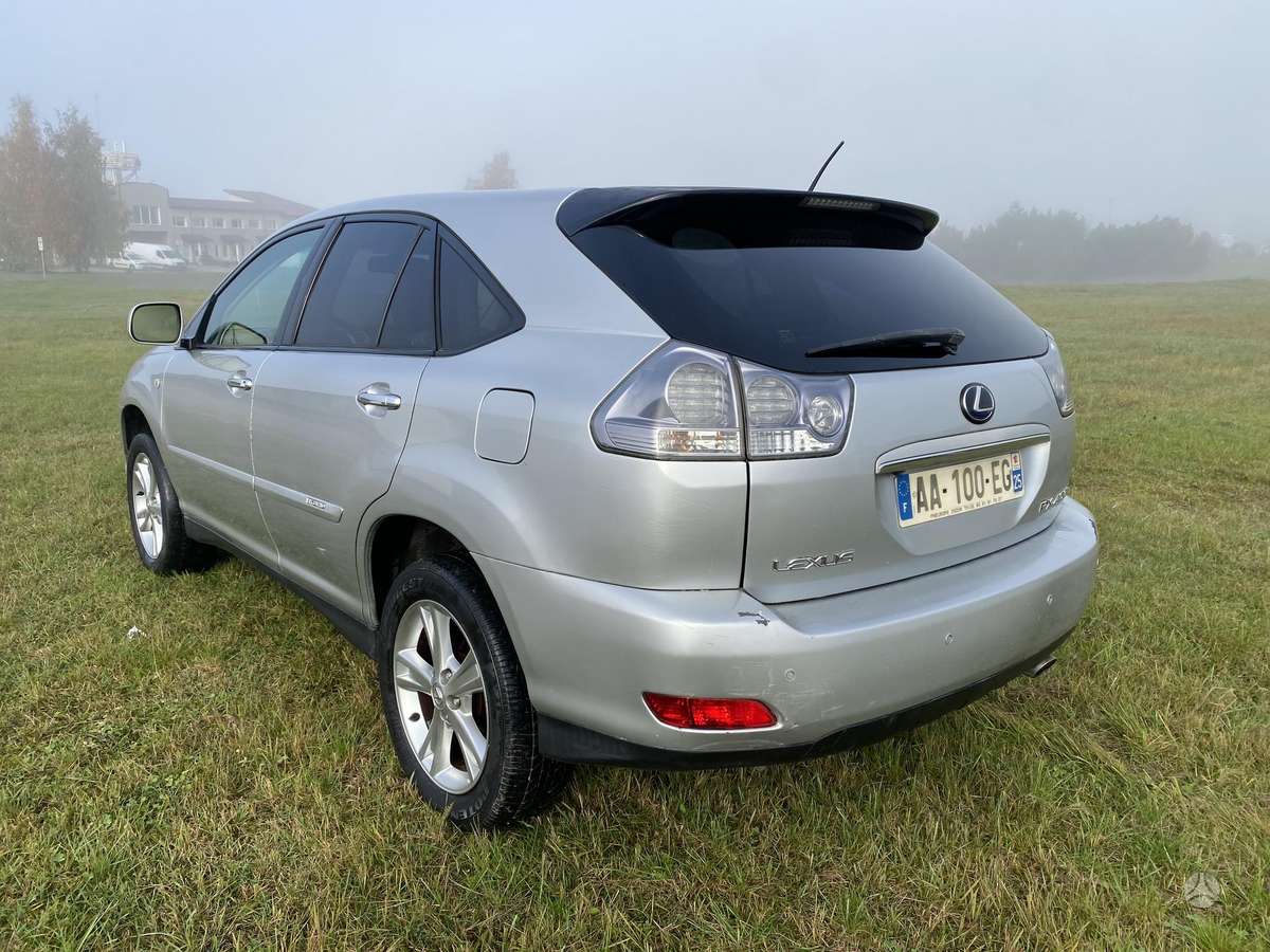Lexus RX 2009 — салон