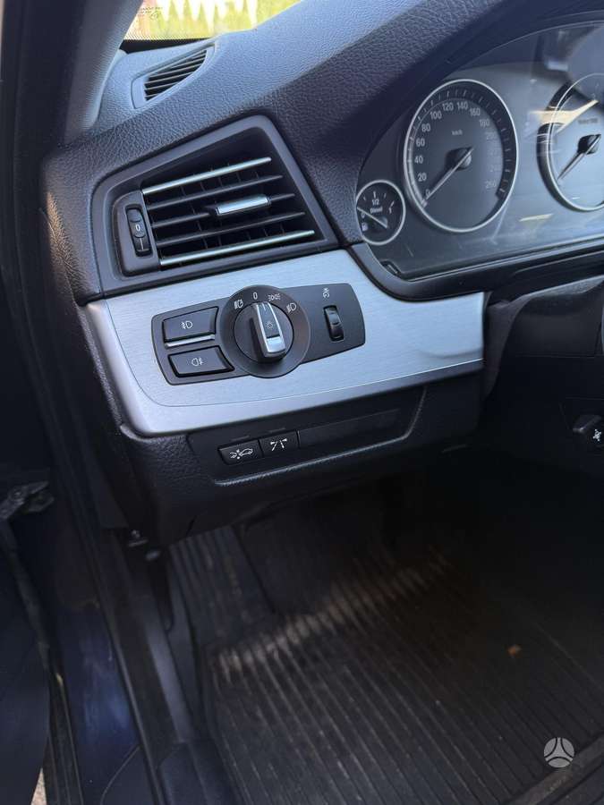 BMW 530 2011 — photo 6