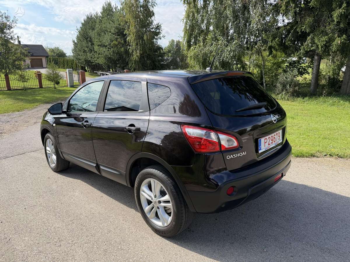 Nissan Qashqai 2013 — interior