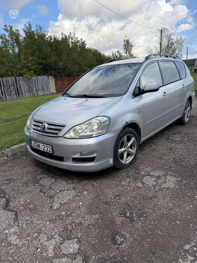 Toyota Avensis, 2004