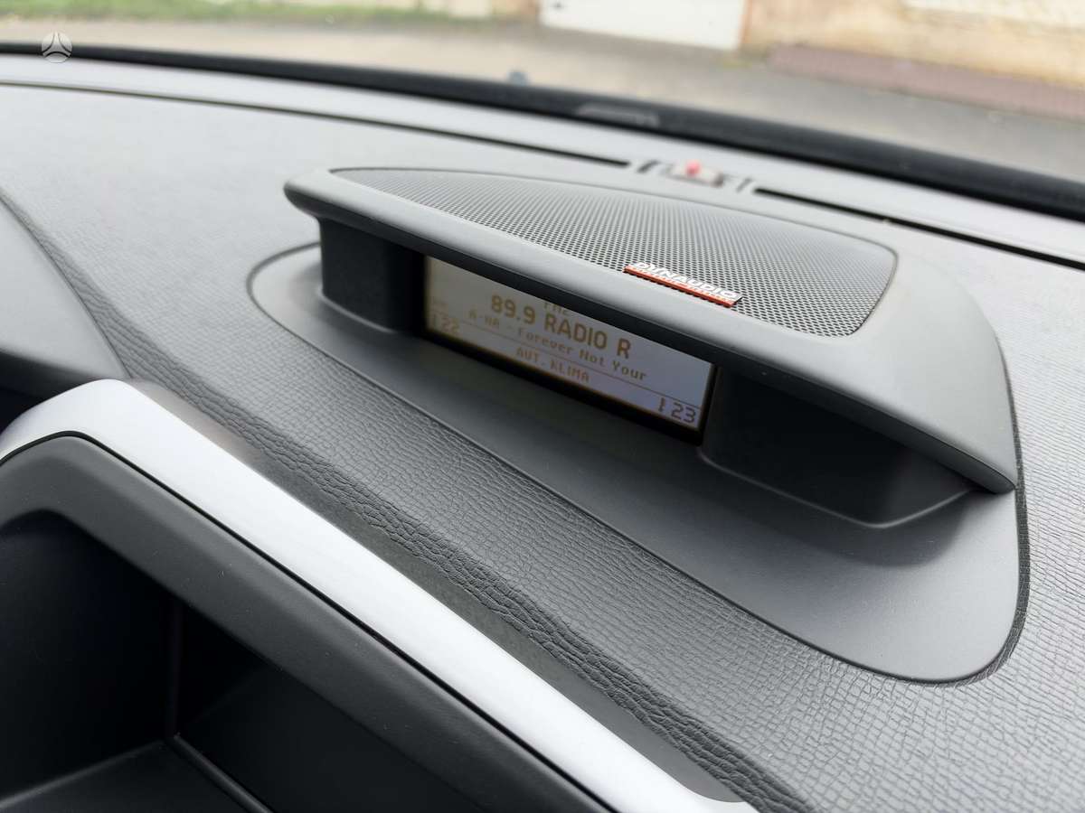 Volvo XC60 2010 — photo 11
