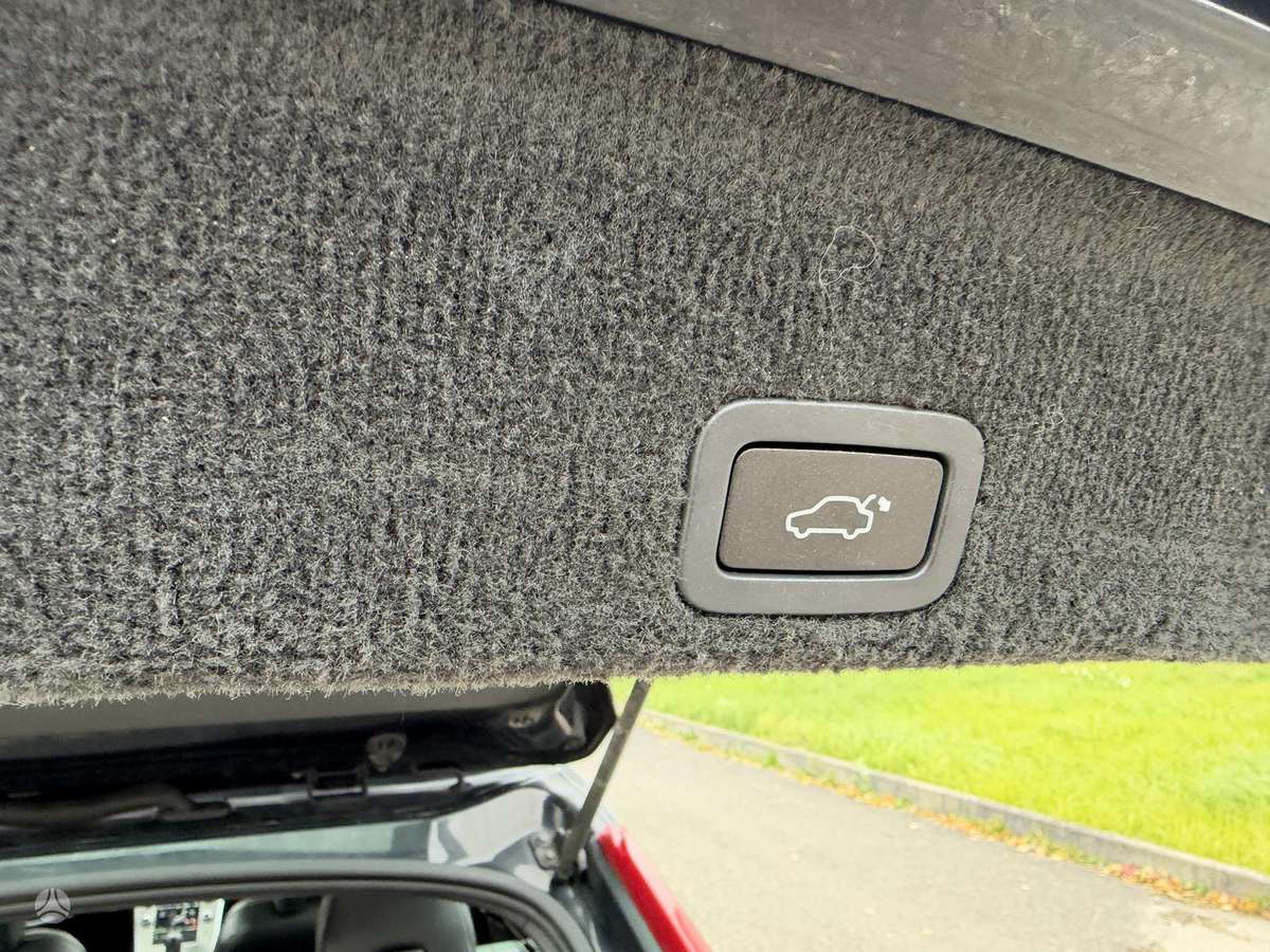 Volvo XC60 2010 — photo 13