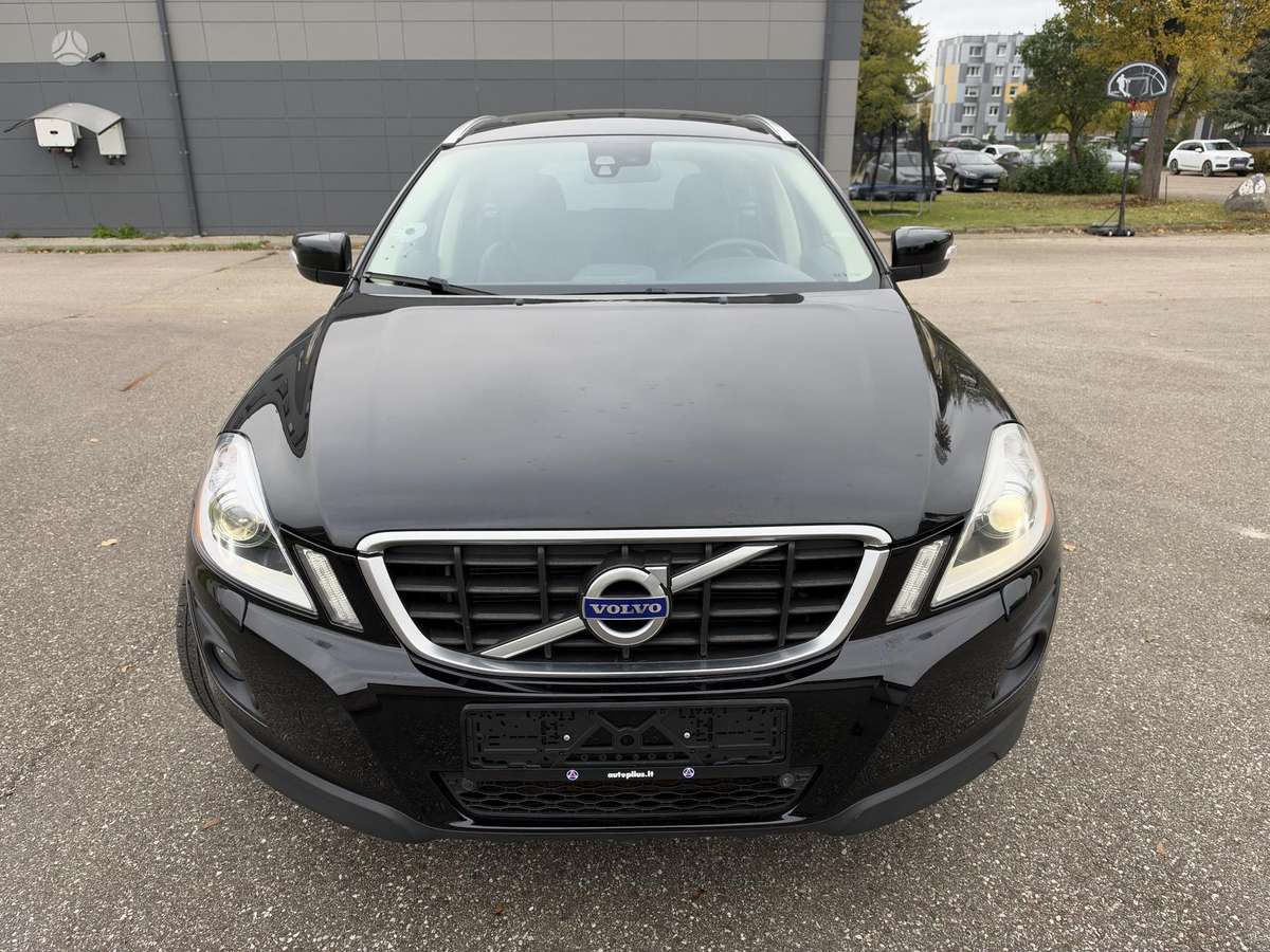 Volvo XC60 2010 — photo 7