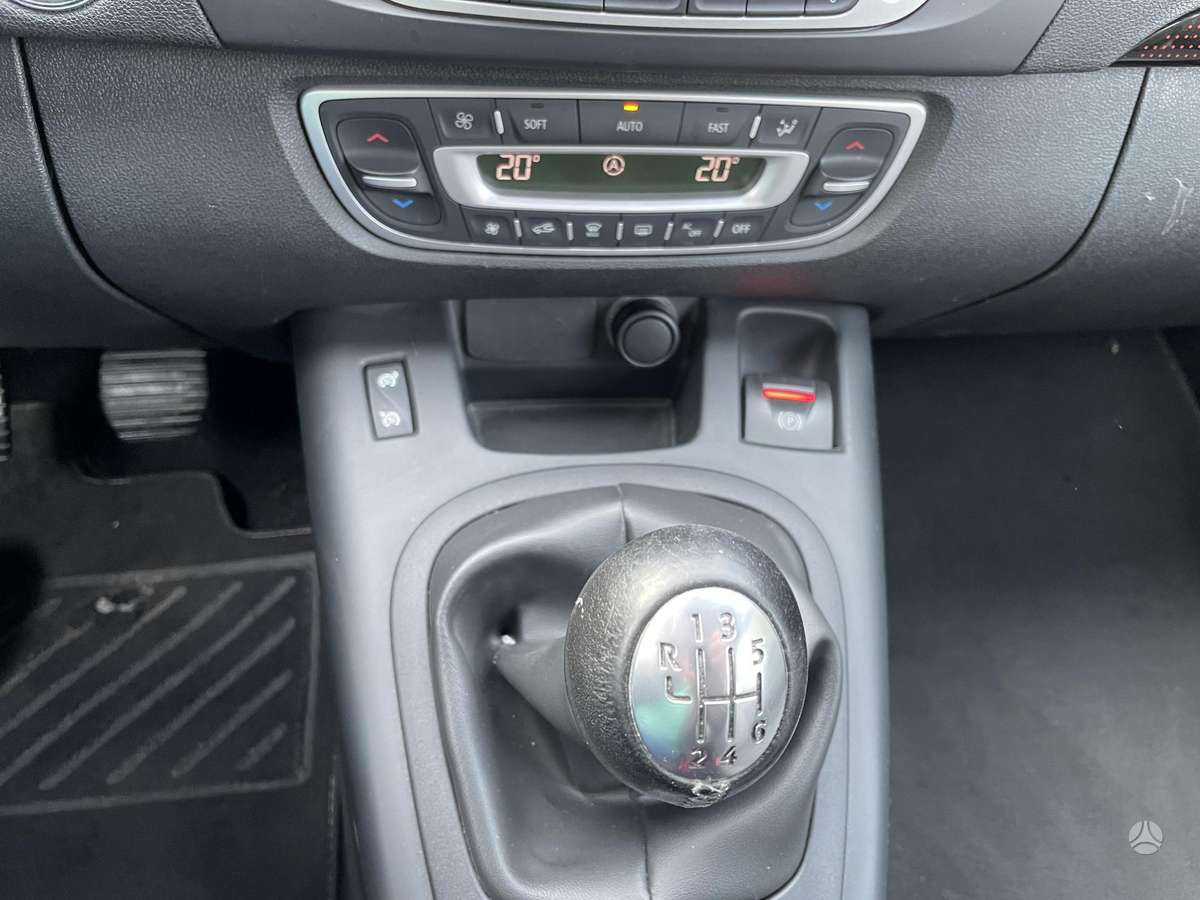 Renault Grand 2013 — photo 23