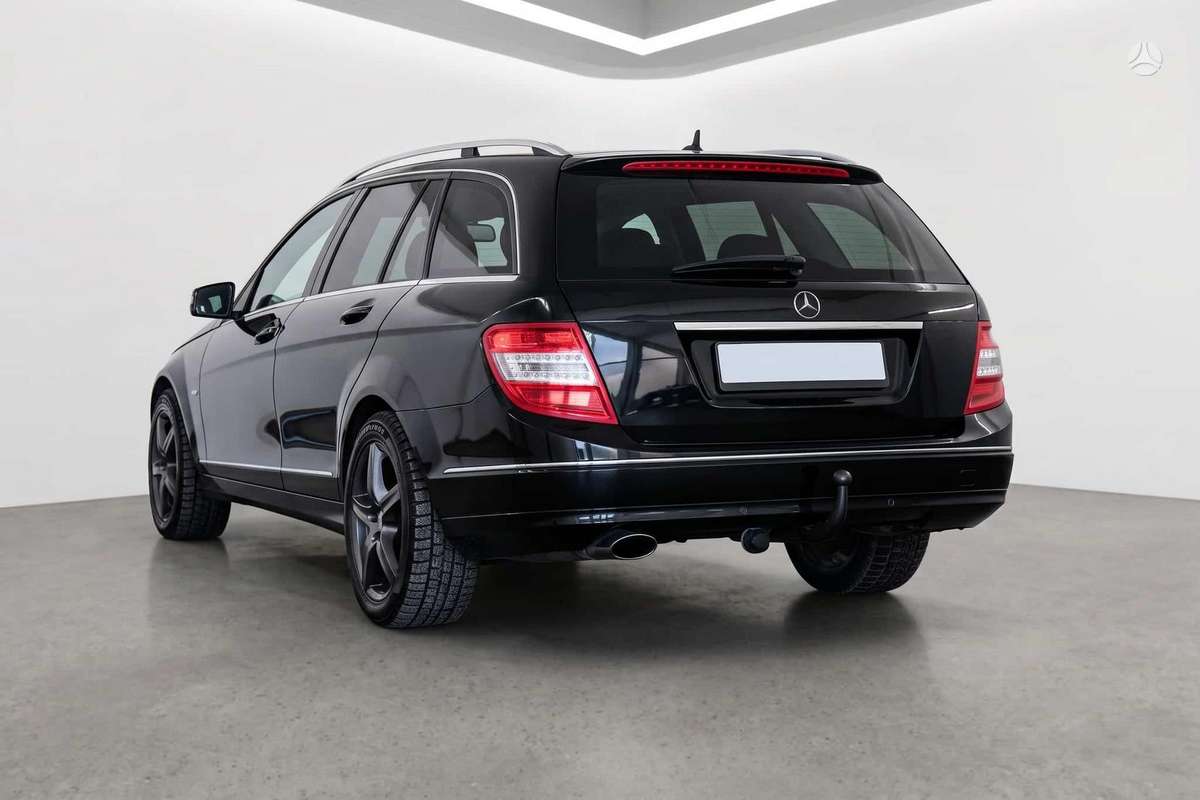 Mercedes-Benz C220 2011 — двигун 2100 cm³, 170 HP (125kW)