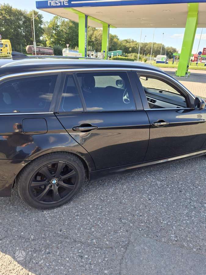 BMW 320 2011 — photo 5
