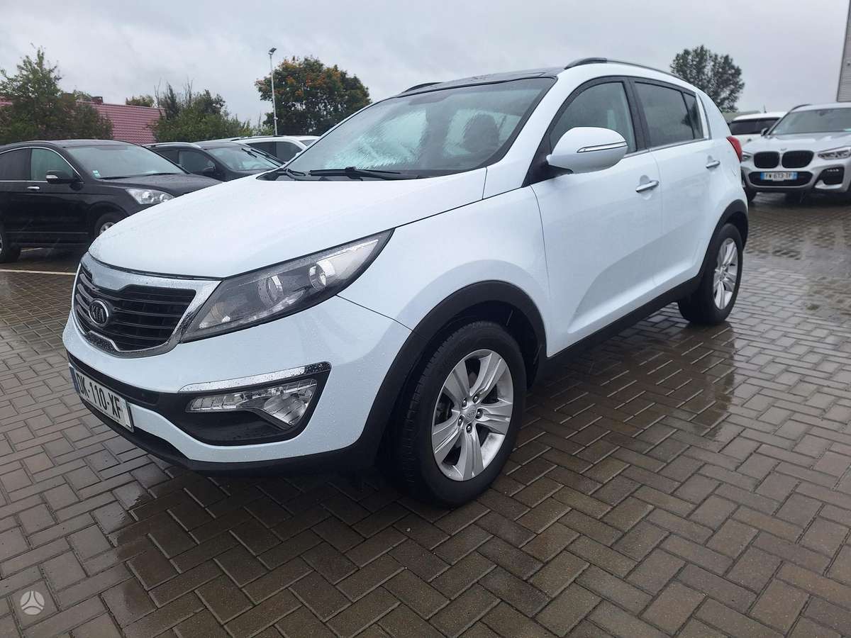 Kia Sportage 2012 — салон