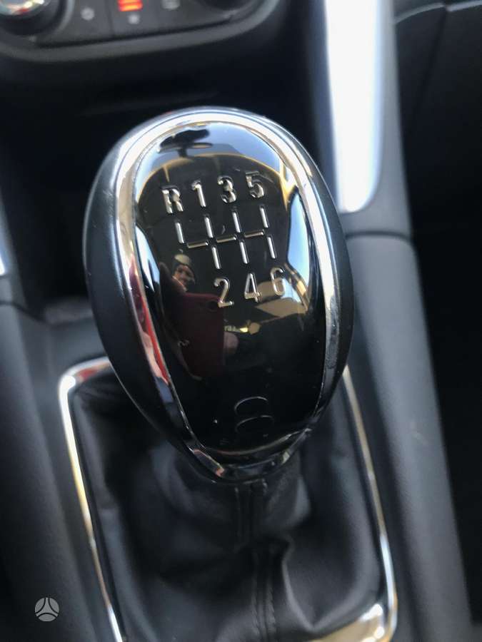 Opel Zafira 2015 — photo 18