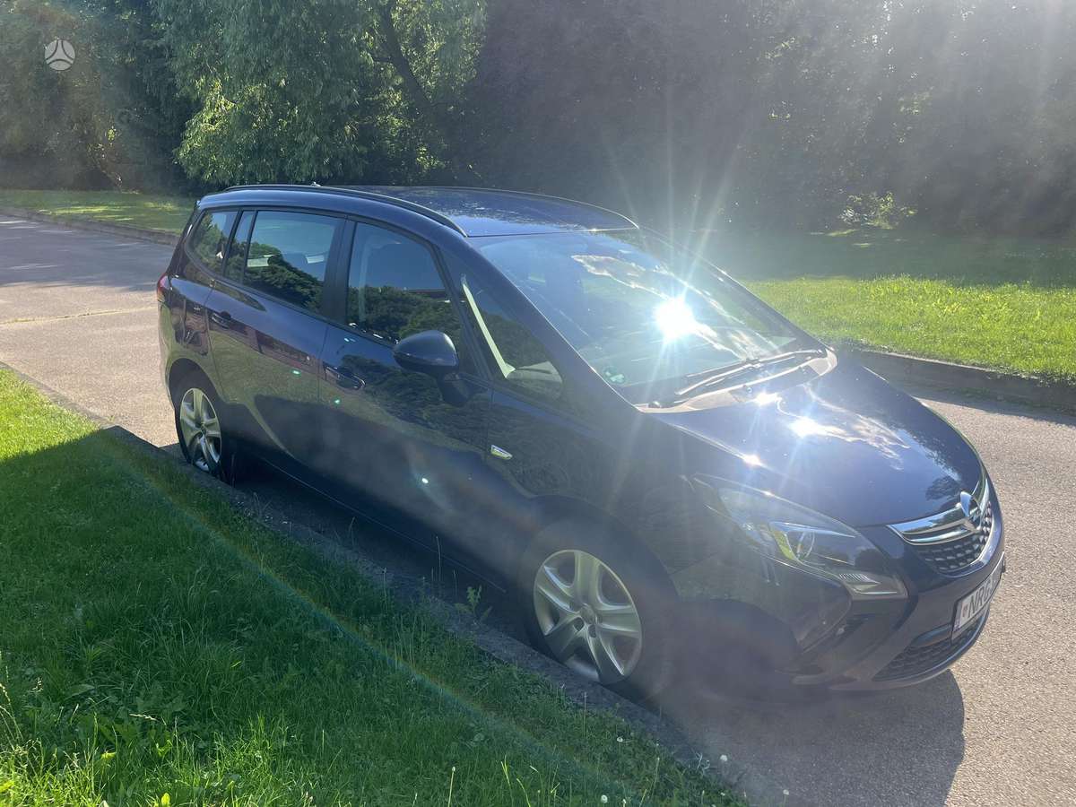 Opel Zafira 2015 — photo 6