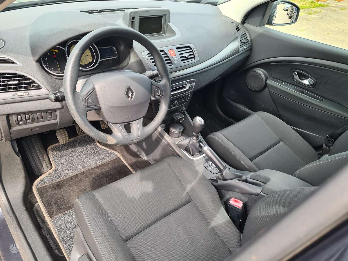 Renault Megane 2009 — photo 12
