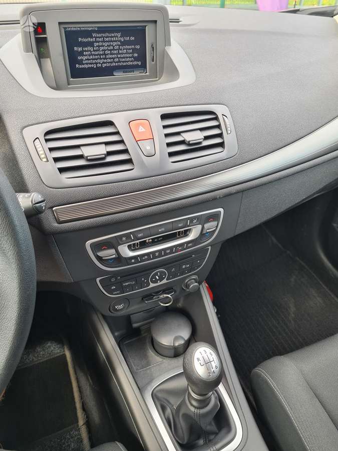 Renault Megane 2009 — photo 17