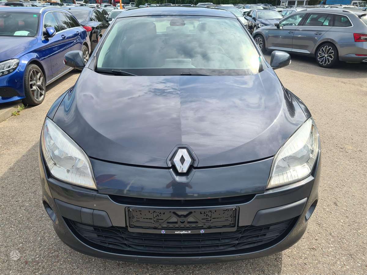 Renault Megane 2009 — rear view