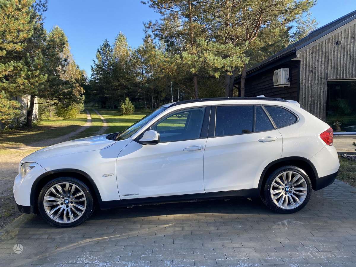 BMW X1, 2011