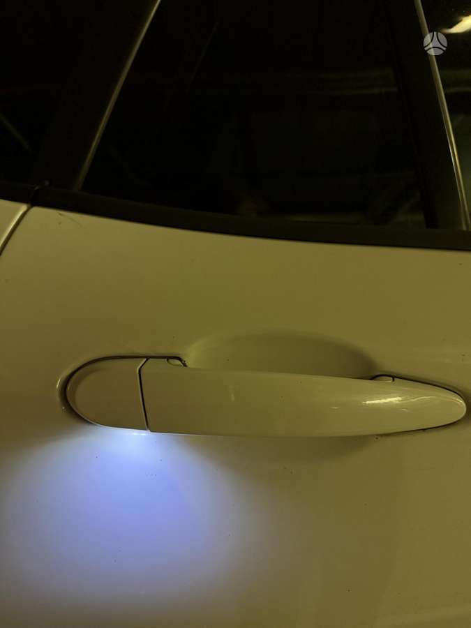 BMW X1 2011 — photo 12