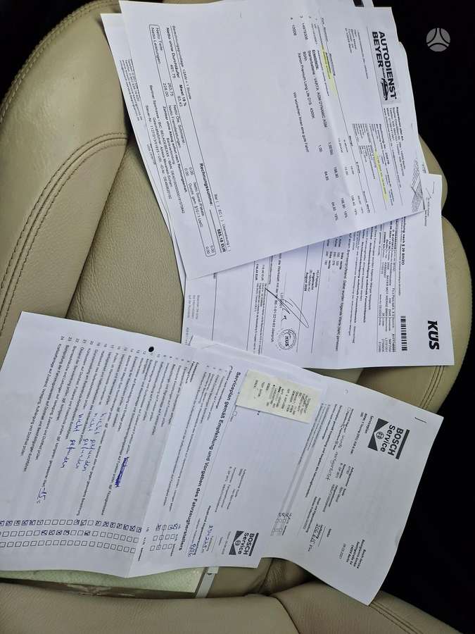BMW 318 2011 — photo 23