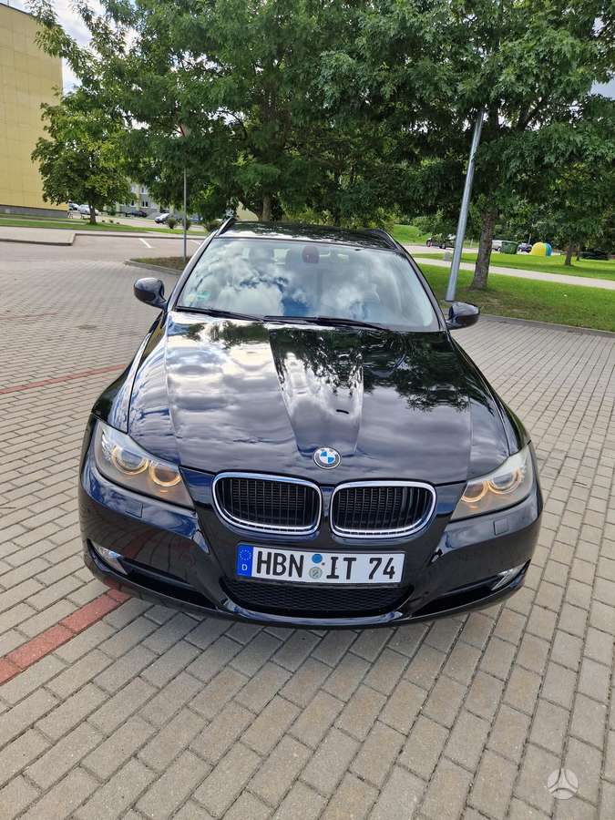 BMW 318 2011 — photo 6