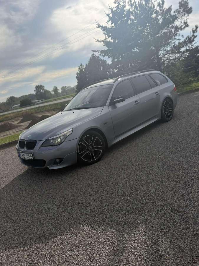 BMW 525 2006 — вигляд ззаду