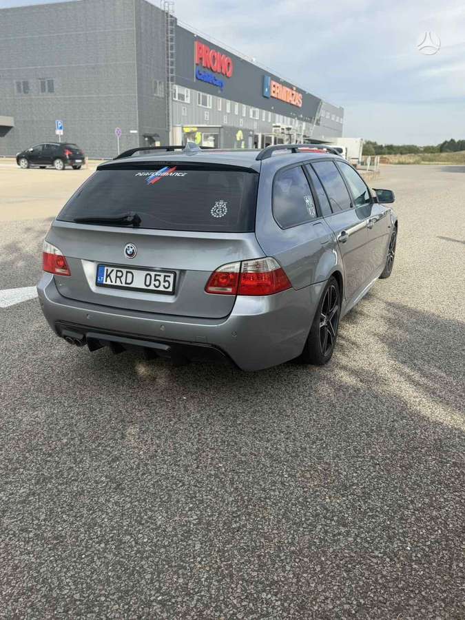 BMW 525 2006 — салон